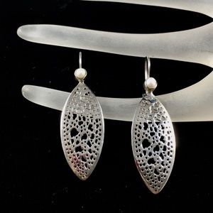 Santa Fe Sterling Silver Leaf Pierced Earrings